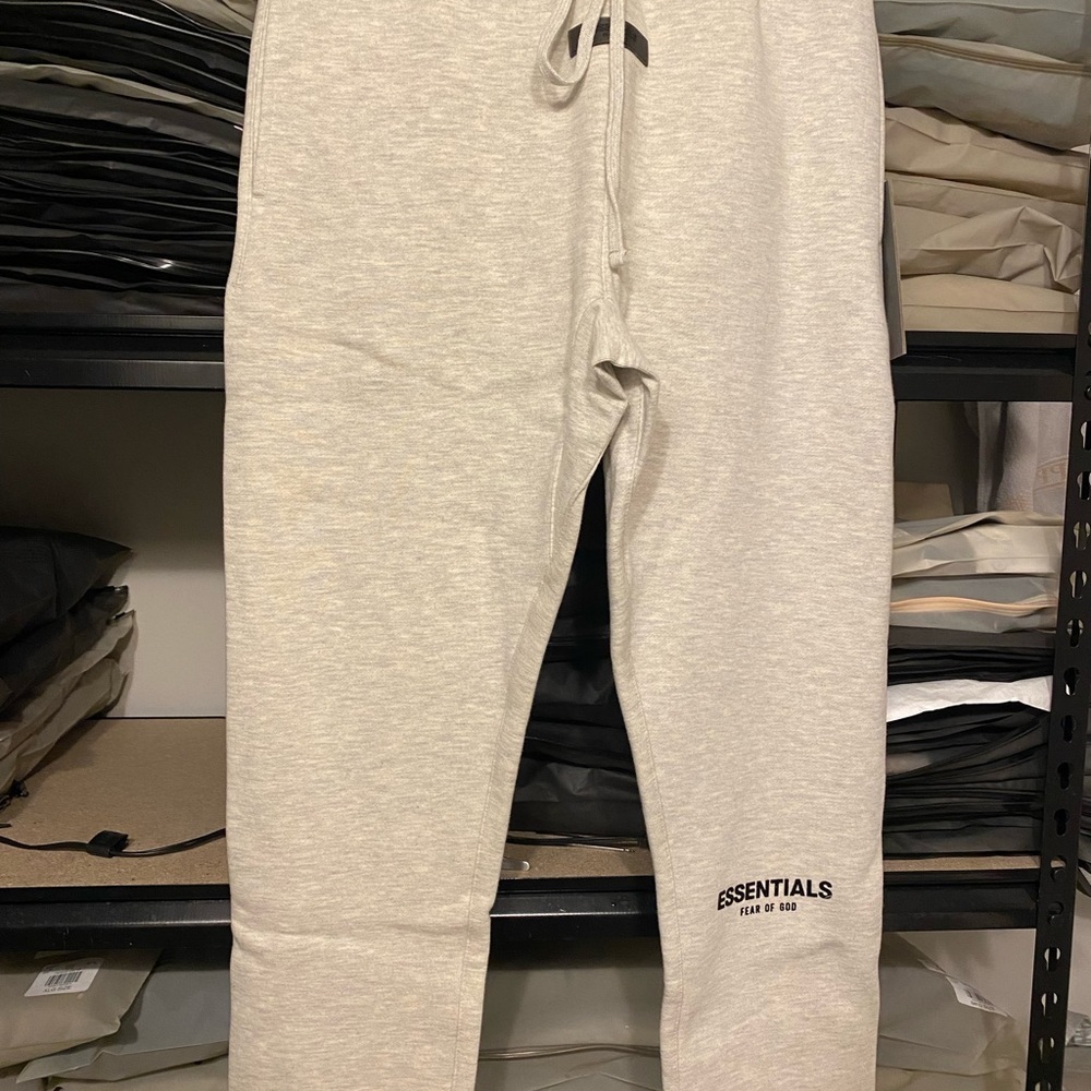 Essentials Fear Of God sweatpants light oatmeal ss22